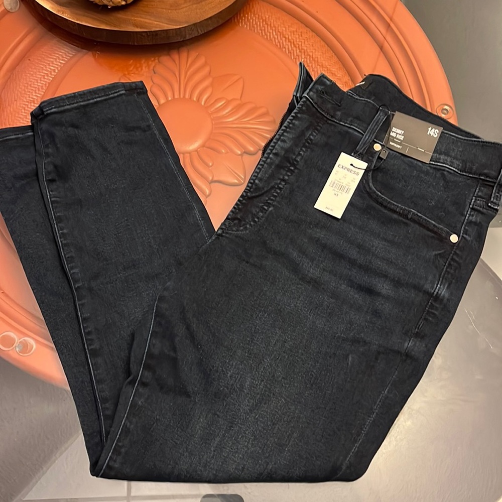 NWT Womens Express Jeans - skinny mid rise supersoft size 14 short